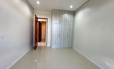 CORNER STUNNING HOUSE FOR SALE IN BF HOMES PARANAQUE