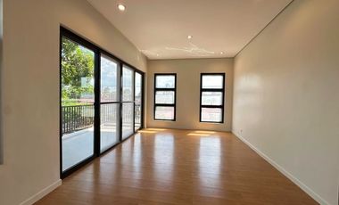 CORNER STUNNING HOUSE FOR SALE IN BF HOMES PARANAQUE