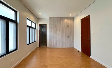 CORNER STUNNING HOUSE FOR SALE IN BF HOMES PARANAQUE