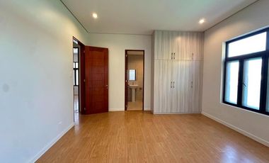 CORNER STUNNING HOUSE FOR SALE IN BF HOMES PARANAQUE