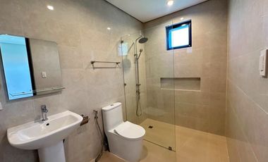 CORNER STUNNING HOUSE FOR SALE IN BF HOMES PARANAQUE