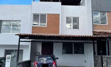 PH con buena ubicaciòn y rooftop privado