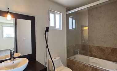 PH con buena ubicaciòn y rooftop privado