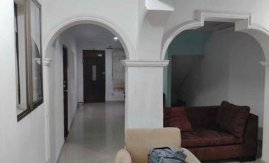 Vendo casa Primer Piso Sector la América.PH cerca colegio Salazar Herrera.