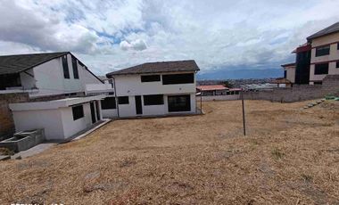 CARCELEN VENDO CASA CON TERRENO