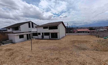 CARCELEN VENDO CASA CON TERRENO