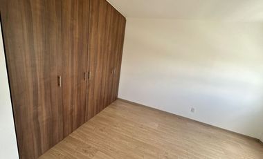 CASA DE RENTA EN LOMAS DE ANGELOPOLIS