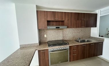 CASA DE RENTA EN LOMAS DE ANGELOPOLIS