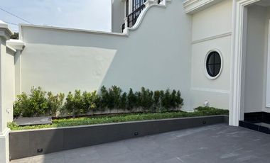 BRAND NEW RUMAH AMERICAN CLASSIC DI CEMPAKA PUTIH TENGAH jakarta Pusat