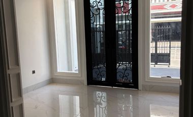 BRAND NEW RUMAH AMERICAN CLASSIC DI CEMPAKA PUTIH TENGAH jakarta Pusat