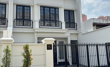 BRAND NEW RUMAH AMERICAN CLASSIC DI CEMPAKA PUTIH TENGAH jakarta Pusat