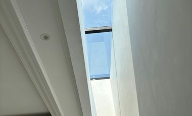 BRAND NEW RUMAH AMERICAN CLASSIC DI CEMPAKA PUTIH TENGAH jakarta Pusat