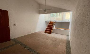 Casa privada en Colinas de Santa Fe, al sur de Cuernavaca, Morelos