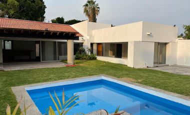 Casa privada en Colinas de Santa Fe, al sur de Cuernavaca, Morelos