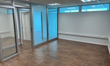 Arriendo de amplia Oficina en Paseo Libertad