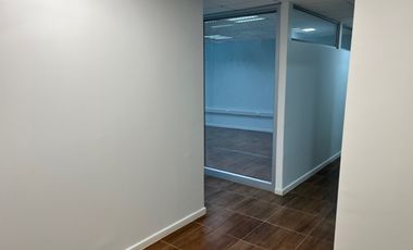 Arriendo de amplia Oficina en Paseo Libertad