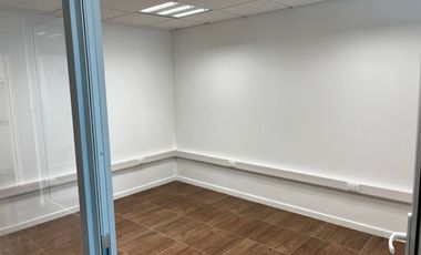 Arriendo de amplia Oficina en Paseo Libertad