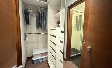 Vendo Flat Chacarilla cerca a parques y colegios