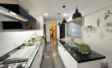 Vendo Flat Chacarilla cerca a parques y colegios