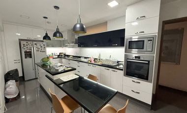 Vendo Flat Chacarilla cerca a parques y colegios