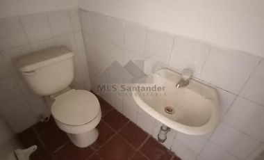 VENDO CASA RICAURTE AL LADO DE LA ISLA EXCELENTE PARA LA INDUSTRIA DEL CALZADO, BODEGA O FABRICA