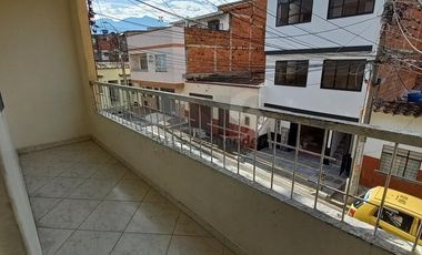 VENDO CASA RICAURTE AL LADO DE LA ISLA EXCELENTE PARA LA INDUSTRIA DEL CALZADO, BODEGA O FABRICA