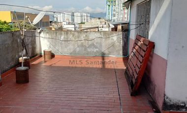 VENDO CASA RICAURTE AL LADO DE LA ISLA EXCELENTE PARA LA INDUSTRIA DEL CALZADO, BODEGA O FABRICA