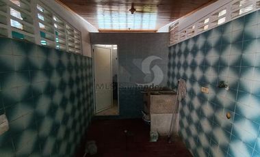 VENDO CASA RICAURTE AL LADO DE LA ISLA EXCELENTE PARA LA INDUSTRIA DEL CALZADO, BODEGA O FABRICA