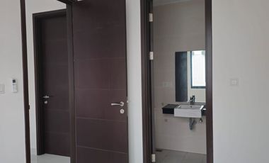 DISEWAKAN 3 LANTAI RUMAH GOLFISLAND 3 KAMAR 4 AC