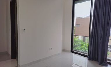 DISEWAKAN 3 LANTAI RUMAH GOLFISLAND 3 KAMAR 4 AC