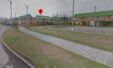 VENTA CASA DE 2 PISOS - BARRIO VILLA ITALIA