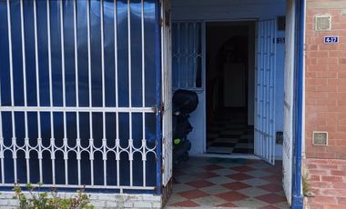 VENTA CASA DE 2 PISOS - BARRIO VILLA ITALIA
