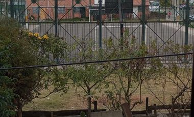 VENTA CASA DE 2 PISOS - BARRIO VILLA ITALIA