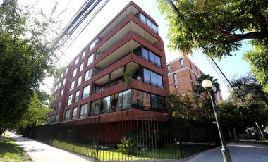 SE ARRIENDA DEPARTAMENTO CON ESTACIONAMIENTO PROVIDENCIA