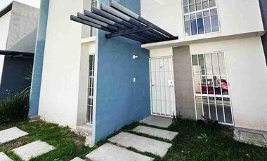 Se vende casa, excelente ubicación y fácil acceso, carrera Pachuca-Sahagún. Privada la Joya.
