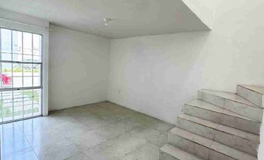 Se vende casa, excelente ubicación y fácil acceso, carrera Pachuca-Sahagún. Privada la Joya.