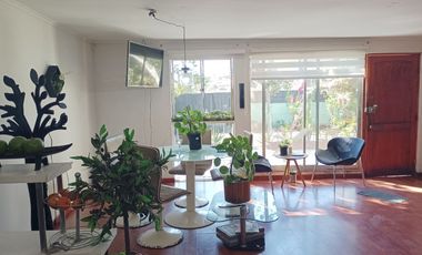 ✨ Gran Oportunidad en Villa Alemana – Propiedad Esquinera con Dos Roles y Potencial Comercial