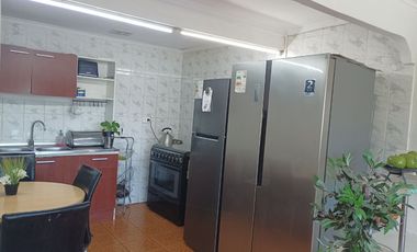 ✨ Gran Oportunidad en Villa Alemana – Propiedad Esquinera con Dos Roles y Potencial Comercial