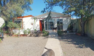 ✨ Gran Oportunidad en Villa Alemana – Propiedad Esquinera con Dos Roles y Potencial Comercial