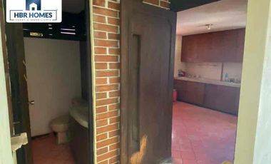 Hermosa casa en venta para remodelar con excelente ubicación en Jardines de Irapuato!