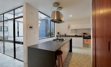 Casa en Venta, Col. Lomas de Tecamachalco. Naucalpan, Estado de México