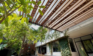 Casa en Venta, Col. Lomas de Tecamachalco. Naucalpan, Estado de México