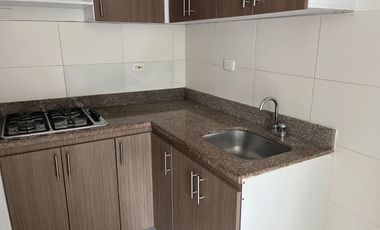 Apartamento en arriendo de 2 alcobas para estrenar en Lago Alto