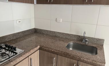 Apartamento en arriendo de 2 alcobas para estrenar en Lago Alto