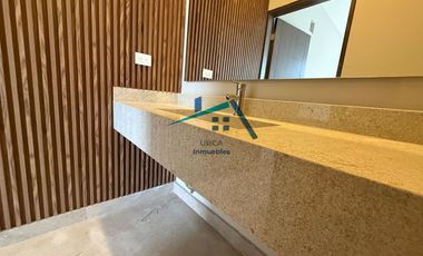 Casa en Venta en Bosques de las Misiones, en Carretera Nacional