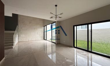 Casa en Venta en Bosques de las Misiones, en Carretera Nacional