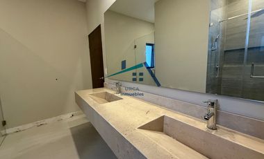 Casa en Venta en Bosques de las Misiones, en Carretera Nacional