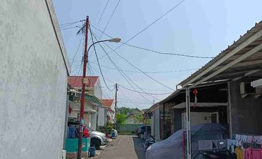 Rumah Di Kontrakan 2 Lantai di Tanah baru beji depok