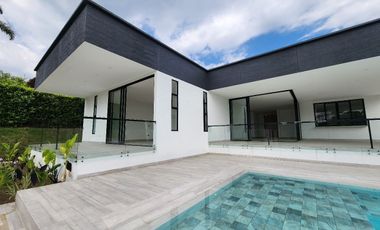 Renta Casa Campestre en Condominio Combia Pereira