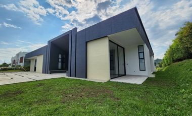 Renta Casa Campestre en Condominio Combia Pereira